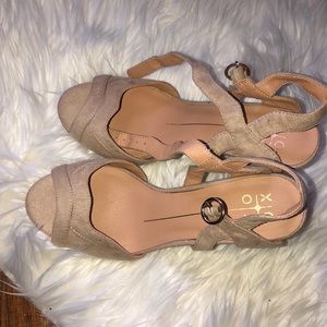 SOLD - XOXO ELROY SCALLOPED BLOCK HEEL - size 7.5